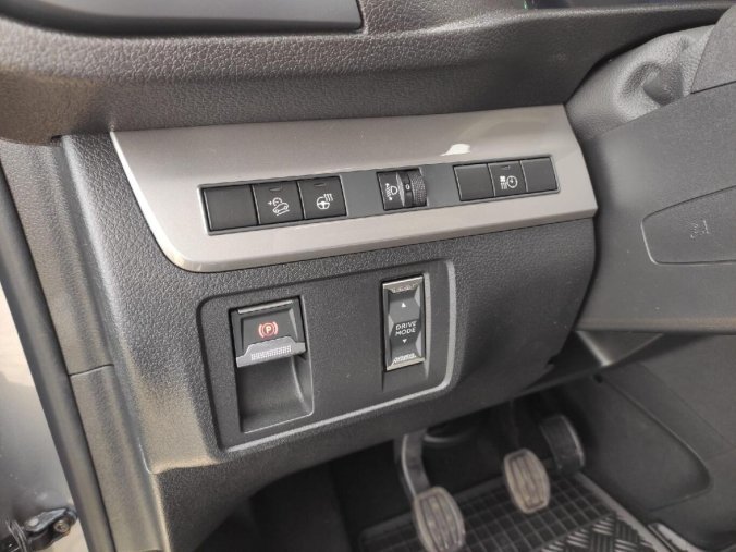 Peugeot Traveller, Peugeot Traveller L2 2.2 HDI 150k MAN6 WEBASTO, barva stříbrná