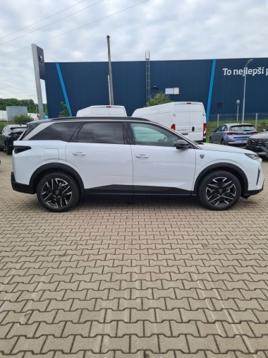 Peugeot 5008, Peugeot 5008 5008 GT Hybrid 145 e-DCS6, barva bílá