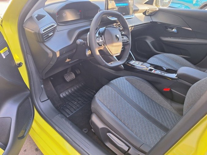 Peugeot 208, Peugeot 208 ALLURE Hybrid 110 e-DCS6, barva žlutá