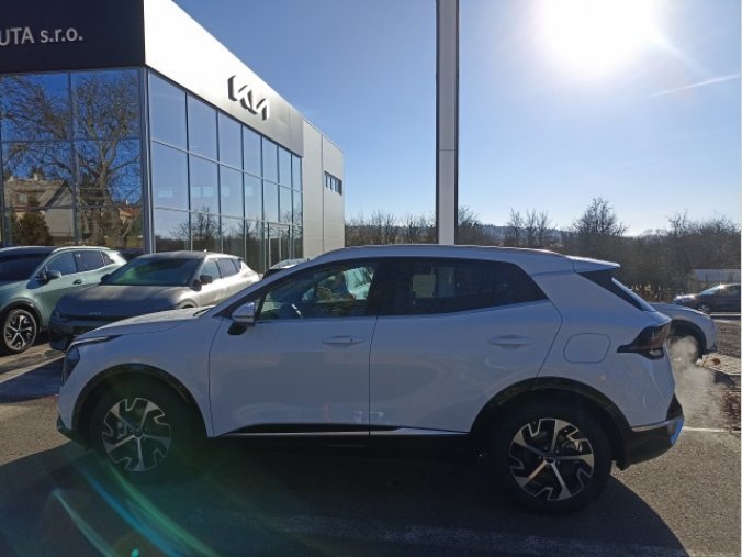 Kia Sportage, 1,6T-GDi GPF MHEV 4x2 7DCT TOP, barva bílá