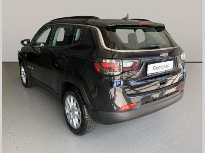 Jeep Compass, LONGITUDE 1.3 Turbo GSE 150k F, barva černá