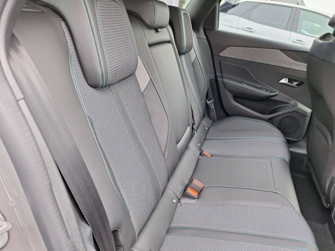 Peugeot 308, Peugeot 308 SW ALLURE BHDi 130 EAT8, barva šedá
