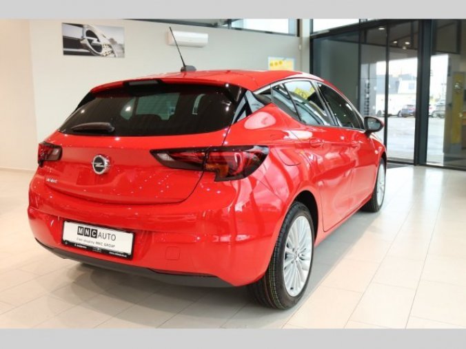 Opel Astra, Elegance 1.2T 96kW MT6, barva červená