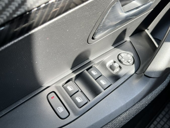 Peugeot 2008, Peugeot 2008 BUSINESS Turbo 100k MAN6, barva bílá