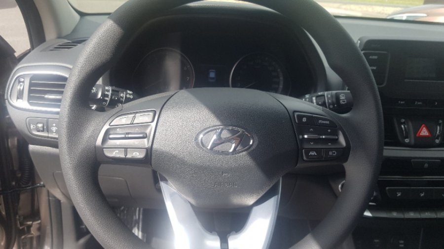 Hyundai i30, 1,5i 81 kW MT, barva bronzová