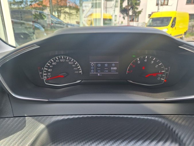 Peugeot 208, Peugeot 208 STYLE 1.2 PT 100k MAN6, barva žlutá