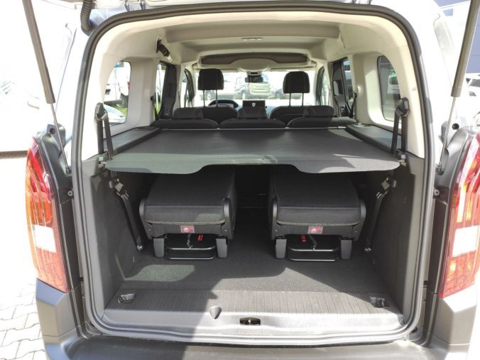 Peugeot Rifter, Peugeot Rifter ALLURE 1.5 HDI 130k MAN6 7míst, barva stříbrná