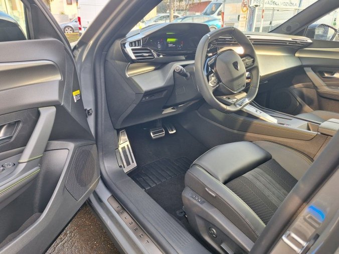 Peugeot 408, Peugeot 408 GT Hybrid 145 e-DCS6, barva šedá