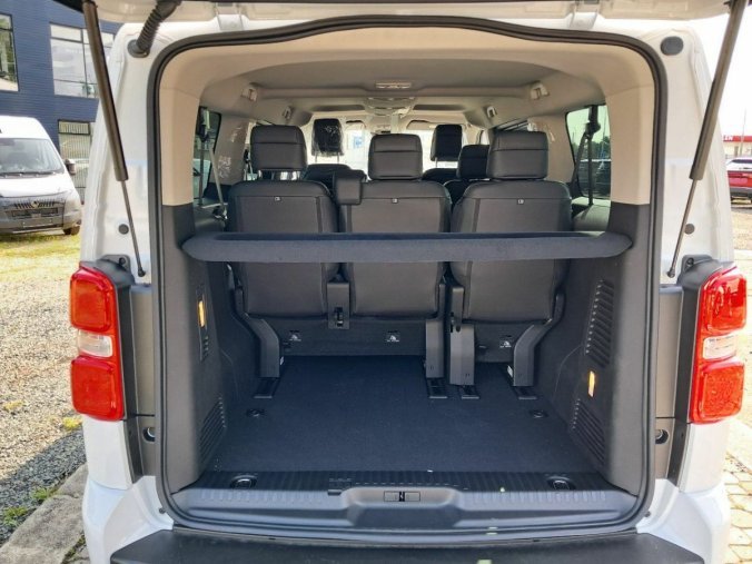 Peugeot Traveller, Peugeot Traveller Allure Long 2.0 BlueHDi 180 S&, barva bílá