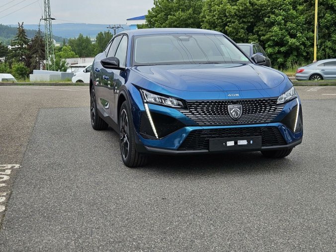 Peugeot 408, Peugeot 408 ALLURE Plug-in HYBR.225 e-EAT8, barva modrá