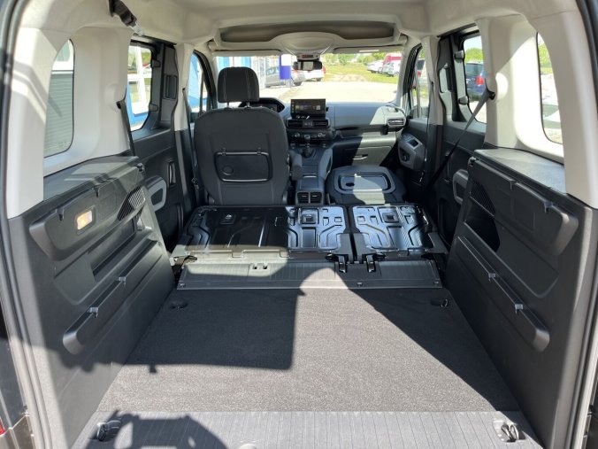 Peugeot Rifter, Peugeot Rifter LONG ALLURE DIESEL 130, barva šedá