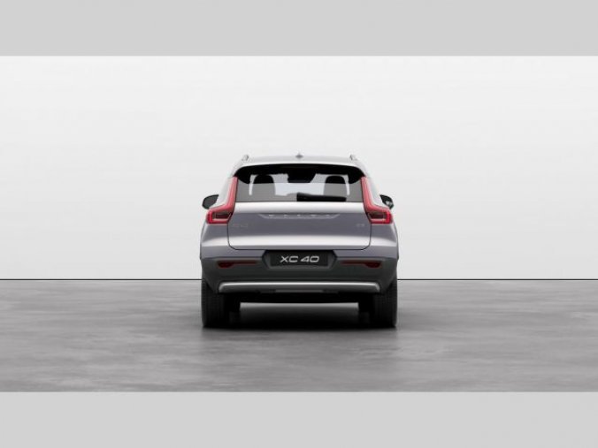 Volvo XC40, B3 2.0L 163 HP AT7 FWD CORE, barva šedá