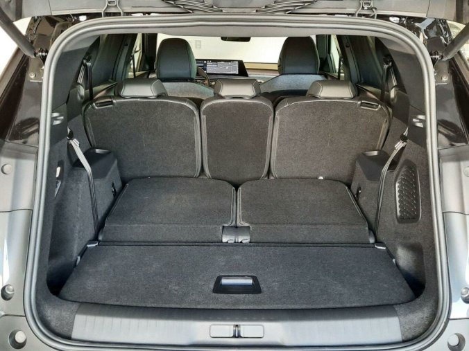 Peugeot 5008, Peugeot 5008 GT Hybrid 136 e-DCS6, barva šedá