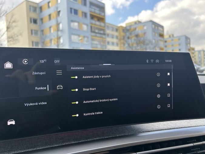 Peugeot 5008, Peugeot 5008 ALLURE Hybrid 145k e-DCS6, barva bílá