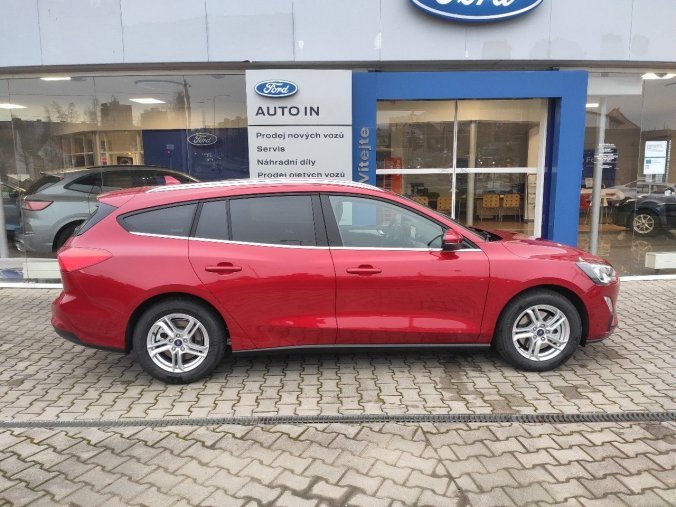 Ford Focus, kombi, Trend Edition Kombi 1,0 EcoBoost 92 kW / 125 k, barva červená