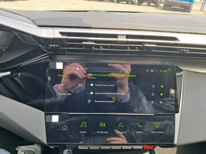 Peugeot 408, Peugeot 408 408 GT Hybrid 145 e-DCS6, barva bílá