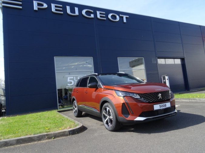 Peugeot 5008, ALLURE PACK 1.5 BHDi 130 EAT8, barva hnědá