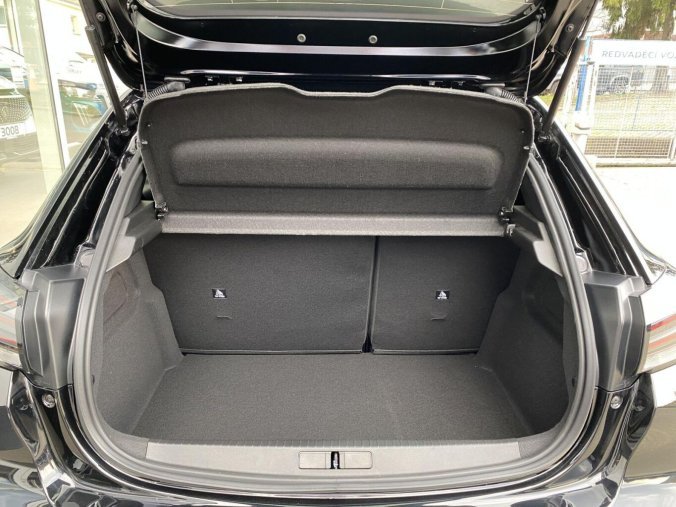 Peugeot 208, Peugeot 208 ALLURE Hybrid 110 e-DCS6, barva černá