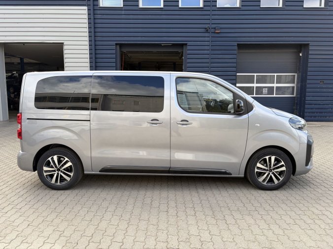 Peugeot Traveller, Peugeot Traveller Allure L2 2.2 BlueHdi 180hp - TAŽNÉ - 0011, barva šedá