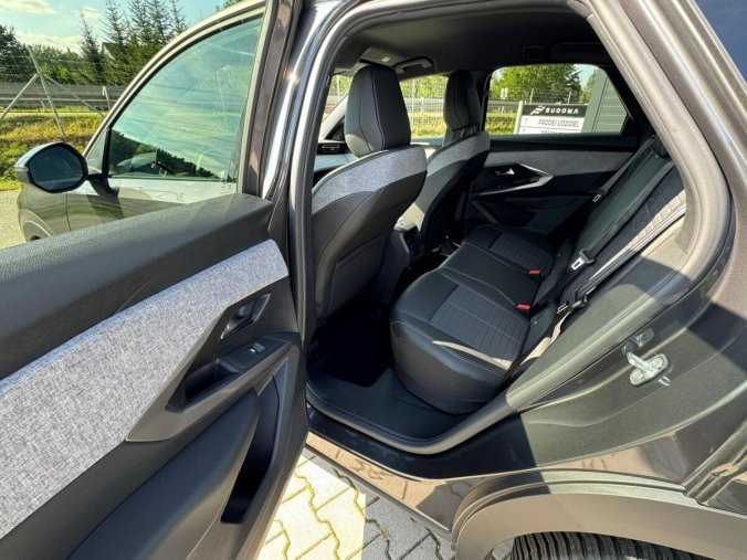 Peugeot 3008, Peugeot 3008 ALLURE Hybrid 136 e-DCS6, barva šedá
