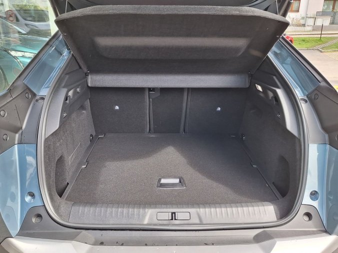 Peugeot 3008, Peugeot 3008 ALLURE Hybrid 145 e-DCS6, barva modrá