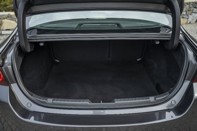 Mazda 3, Skyactiv G122 M/T, barva šedá