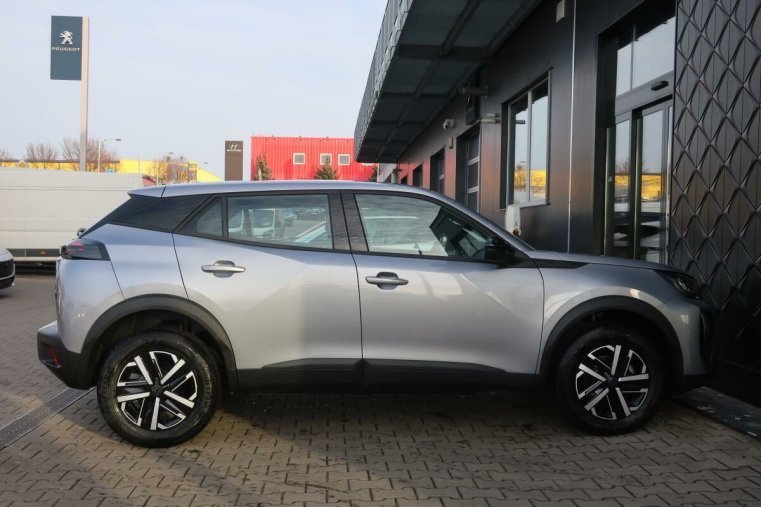 Peugeot 2008, Peugeot 2008 ACTIVE 1.2 MAN6 100k, barva stříbrná