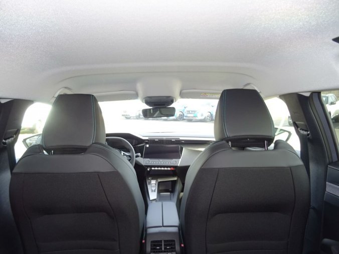 Peugeot 408, Peugeot 408 ALLURE Hybrid 145k e-DCS6, barva šedá