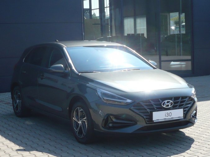 Hyundai i30, 1,5 T-GDI 117 kW iMT MHEV, barva šedá