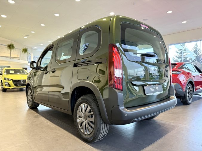 Peugeot Rifter, Peugeot Rifter ALLURE 110k, Benzin, 7 let záruka, barva zelená
