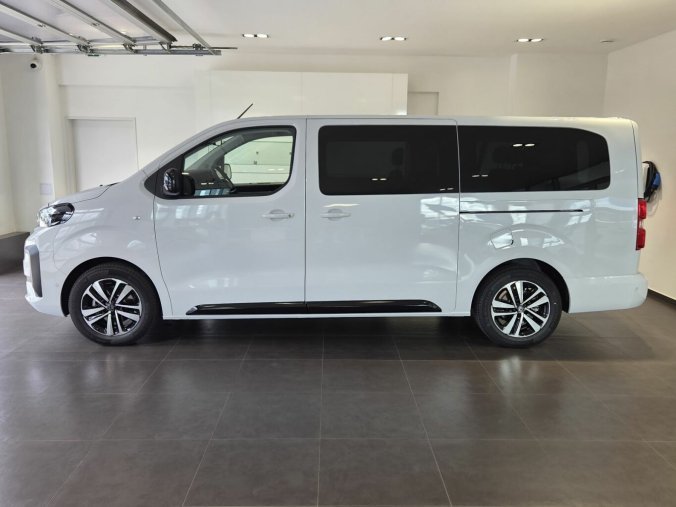 Peugeot Traveller, Peugeot Traveller Allure Long 2.0 BlueHDi 180 EA, barva bílá