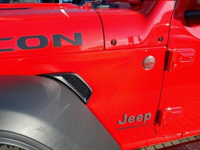 Jeep Wrangler, Unlimited 2,0T  Rubicon ČR, barva červená