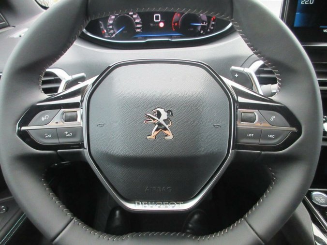 Peugeot 5008, Peugeot 5008 ALLURE BlueHDi 130 S&S EAT 8, barva šedá