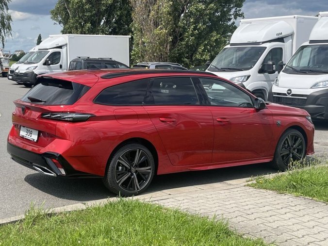 Peugeot 308, Peugeot 308 SW GT BlueHDi 130 S&S EAT8, barva červená