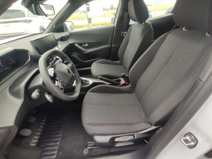 Peugeot 2008, Peugeot 2008 STYLE 1.2 100k MAN6, barva bílá