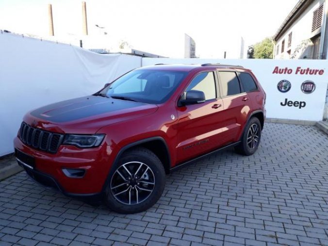 Jeep Grand Cherokee, 3,0 CRD Trailhawk 250k 4x4 AT, barva červená