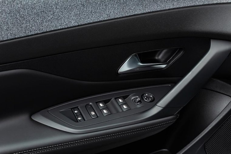Peugeot 308, Peugeot 308 1,2 SW ALLURE Hybrid 145 e-DCS, barva bílá
