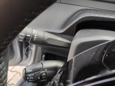 Peugeot 208 - Peugeot 208 STYLE 1.2i 100k MAN6