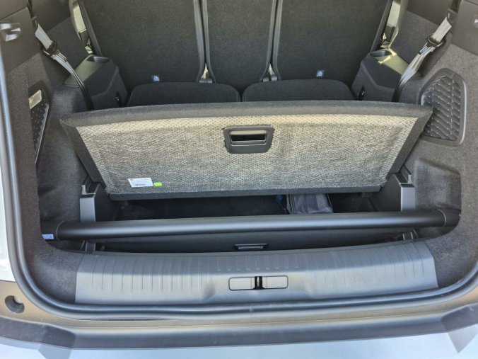 Peugeot 5008, Peugeot 5008 GT Hybrid 136 e-DCS6, barva bílá