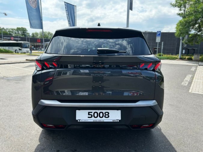 Peugeot 5008, Peugeot 5008 GT Hybrid 145 e-DCS6, barva šedá