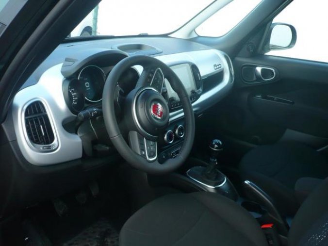 Fiat 500L, 1.4 16v 95k Connect, barva zelená