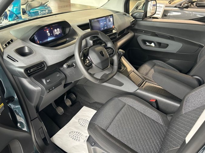Peugeot Rifter, Peugeot Rifter ALLURE BlueHDi 100 S&S MAN6, barva modrá