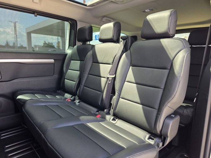 Peugeot Traveller, Peugeot Traveller ALLURE Long 2.2 BHDi 180k EAT8, barva šedá