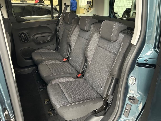Peugeot Rifter, Peugeot Rifter ALLURE BlueHDi 100 S&S MAN6, barva modrá