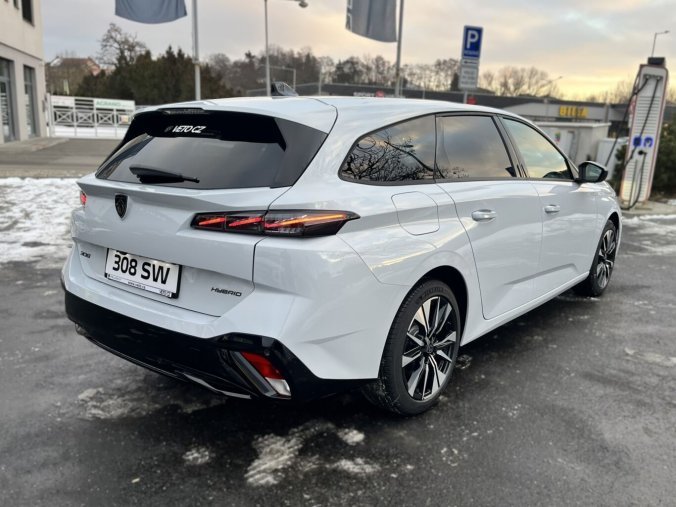 Peugeot 308, Peugeot 308 SW ALLURE Hybrid 145 e-DCS6, barva bílá