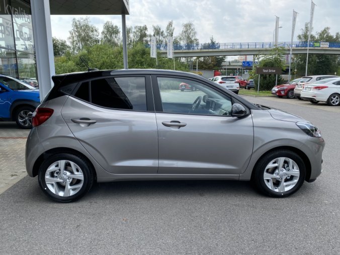 Hyundai i10, 1,0i 5 st. manuální, barva bronzová