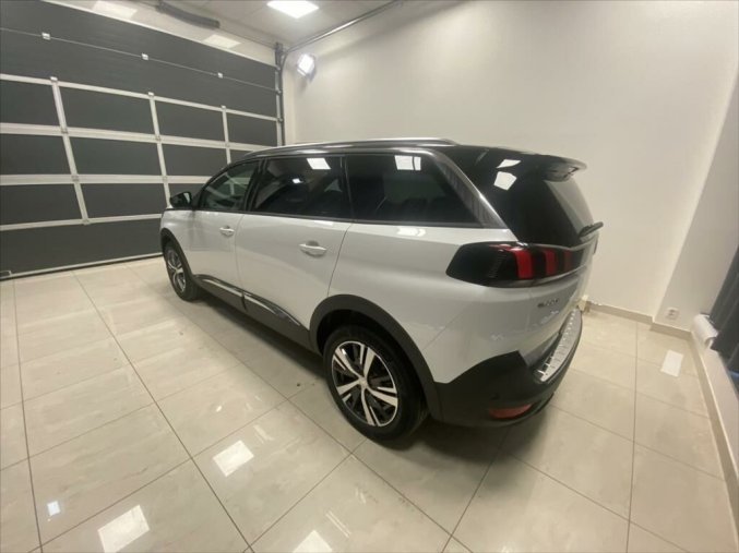 Peugeot 5008, Peugeot 5008 1,5   ALLURE PACK 130k EAT8, barva bílá