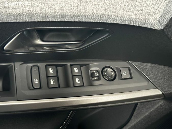 Peugeot 3008, Peugeot 3008 ALLURE Hybrid 145 e-DCS6, barva modrá