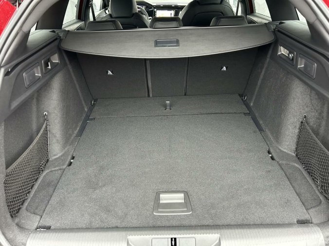 Peugeot 308, Peugeot 308 SW GT 1.5BlueHDi 130 EAT8, barva červená