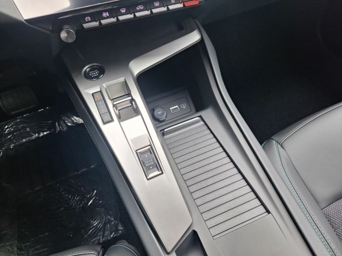 Peugeot 308, Peugeot 308 SW ALLURE 1.5 BHDi 130K EAT8, barva šedá
